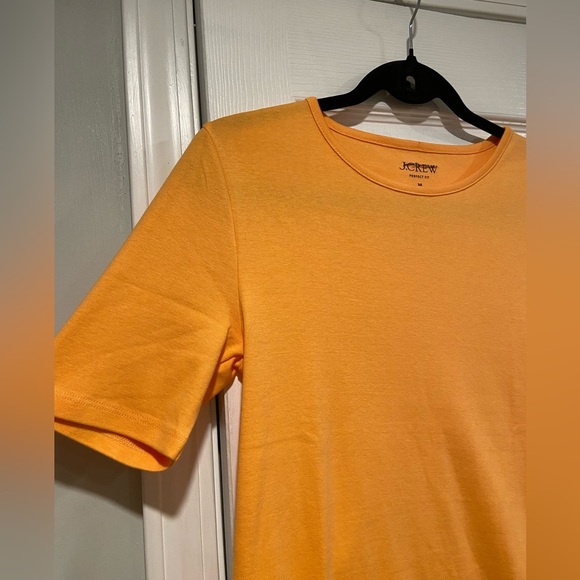 NWOT J. Crew Size M Perfect Fit Tee Shirt Short Sleeve Cotton Crew Orange - Picture 4 of 11